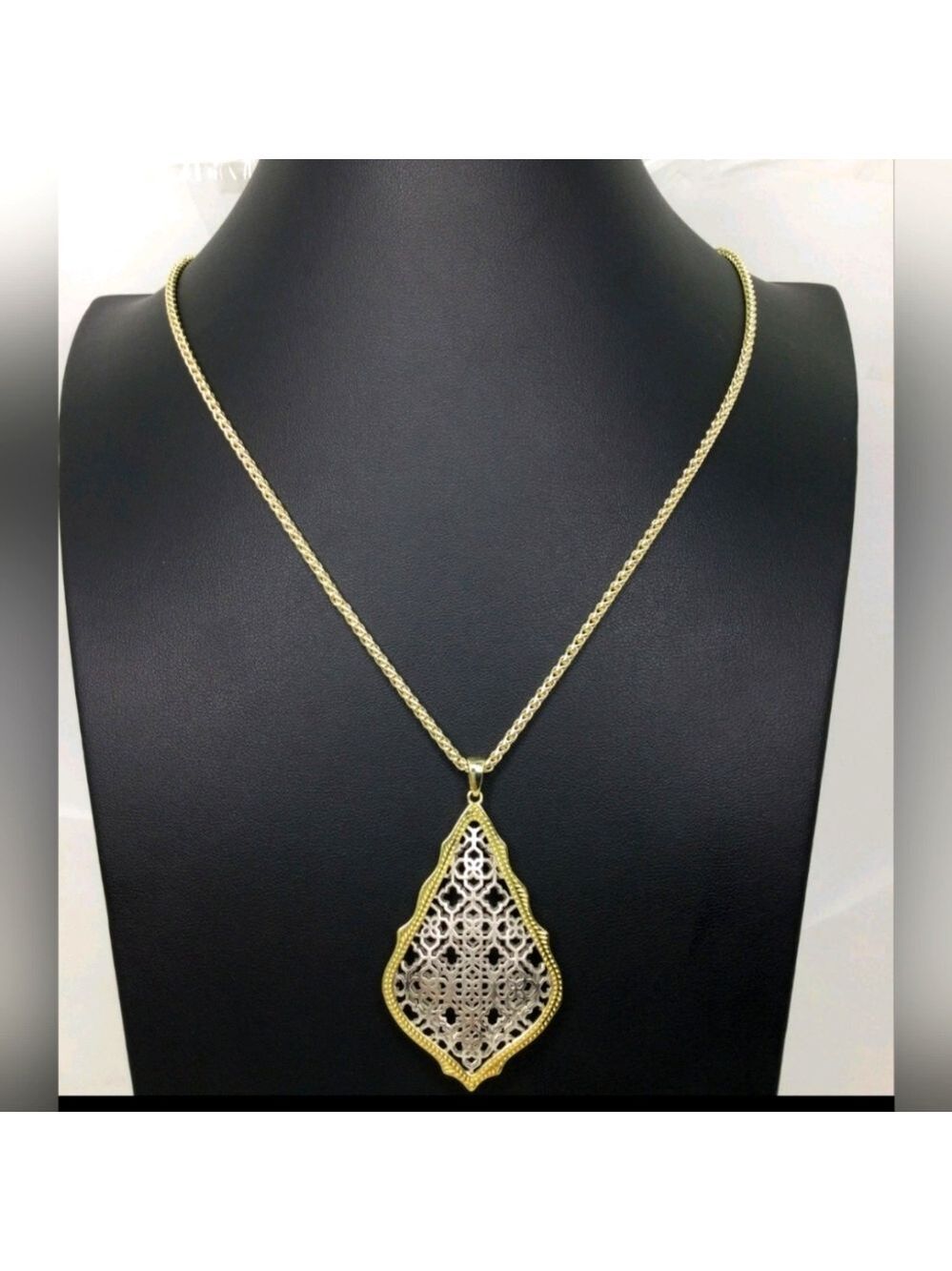 Kendra Scott Aiden Pendant Chain Necklace EUC 30"